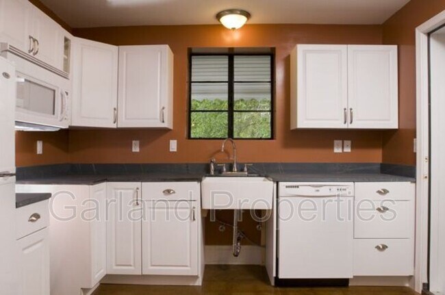 Foto del edificio - 302 Mountain Ave SW