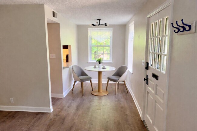 Foto del edificio - 2733 S Buchanan St