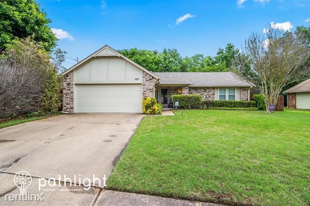 Primary Photo - 3 br, 2 bath House - 2201 S Chestnut Avenu...