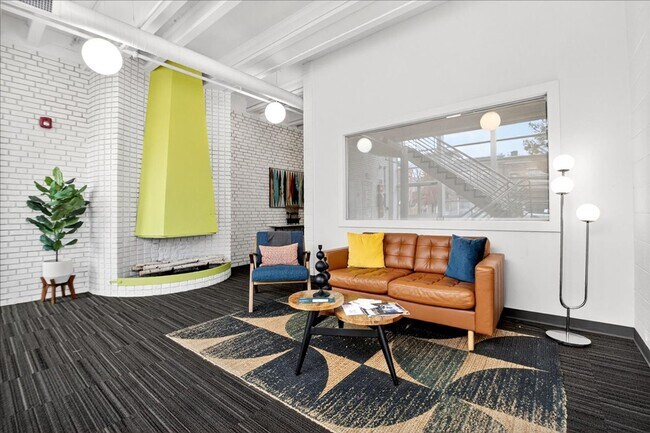 Foto del edificio - Thank Goodness!