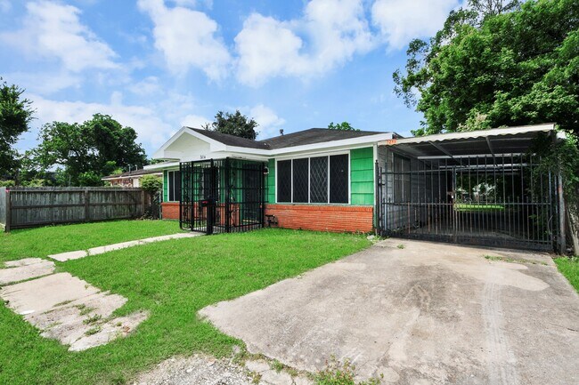 Foto del edificio - 3214 Tuam St
