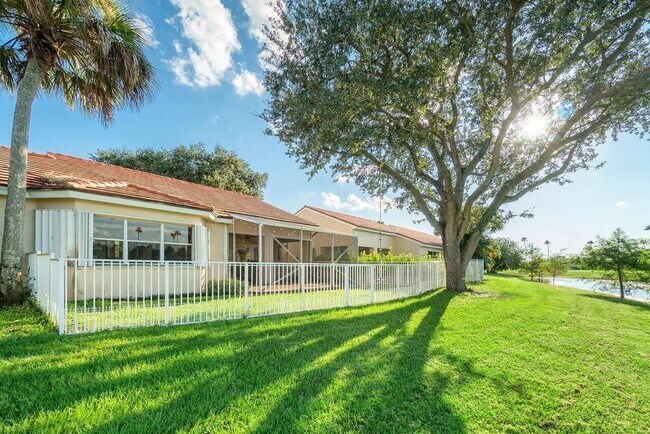 Building Photo - 2663 Country Golf Dr