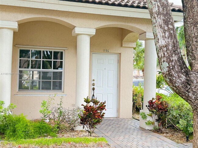 Foto del edificio - 5660 NW 115th Ct