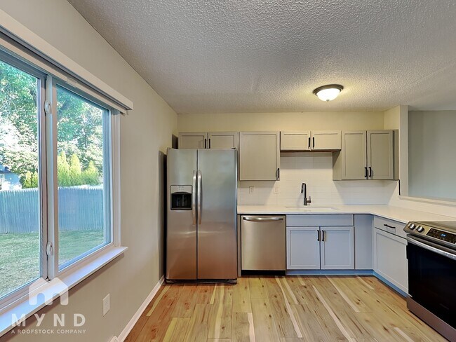 Foto del edificio - 6823 Maybrook St