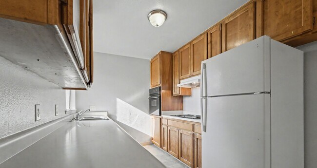 Foto del edificio - 3 bedroom 1 bath house in Yuba City