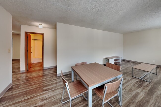 Building Photo - 218 Stanton Ave