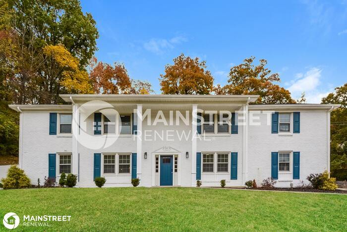 Primary Photo - 920 Green Valley Dr, Nashville, TN 37220