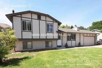 Building Photo - 523 Hiawatha St