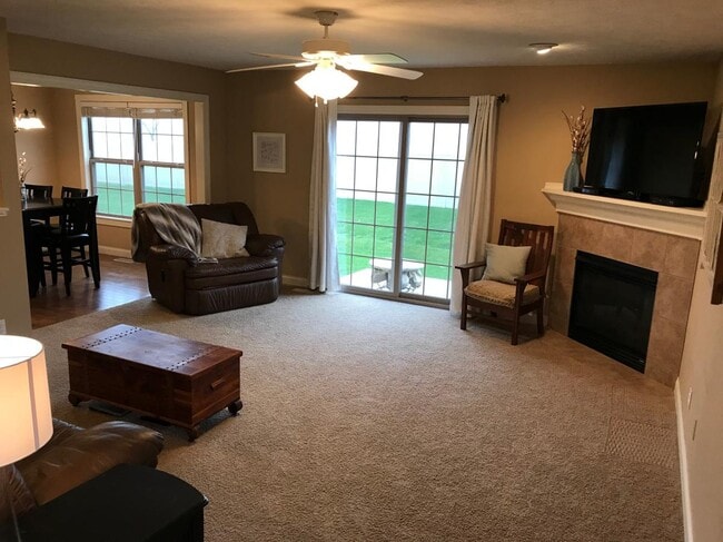 Building Photo - 7131 N Thomas Davis Dr