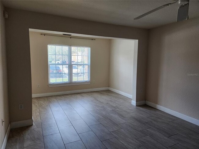 Building Photo - 5455 Vineland Rd