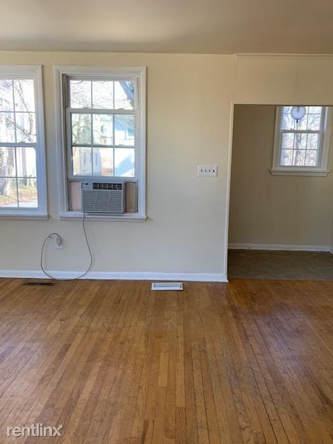 Building Photo - 3 br, 1 bath House - 4204 Roland Ave