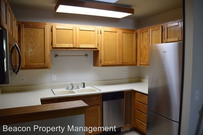 Foto del edificio - 1 br, 1 bath House - 5031 Garrison St 204
