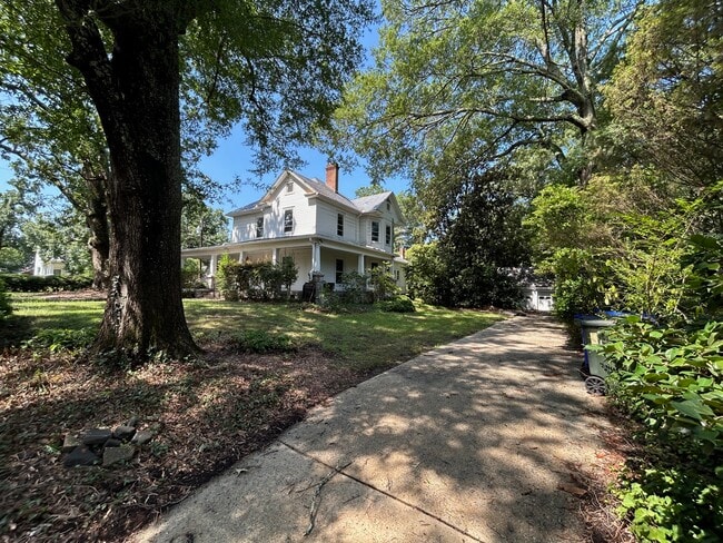 Driveway - 1014 Shepherd St