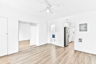 Building Photo - 636 Linden Ave
