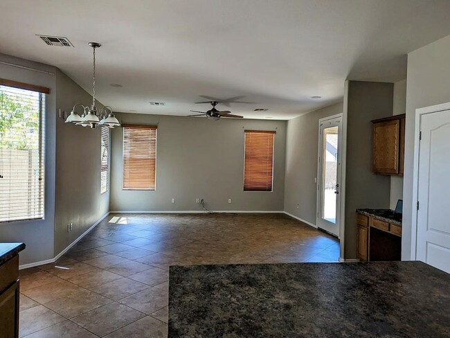 Building Photo - 4937 W Desert Ln
