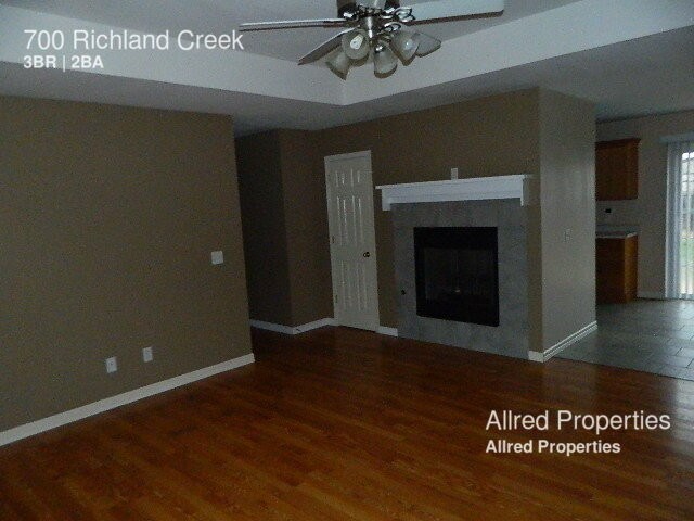 Building Photo - 700 Richland Creek Ave
