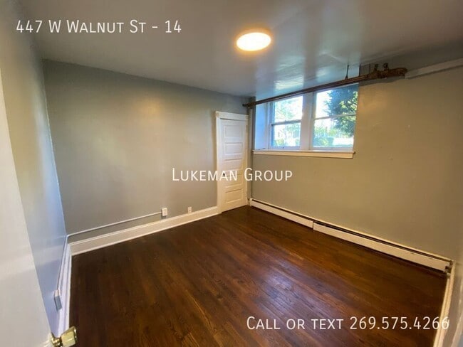 Building Photo - 447 W Walnut St