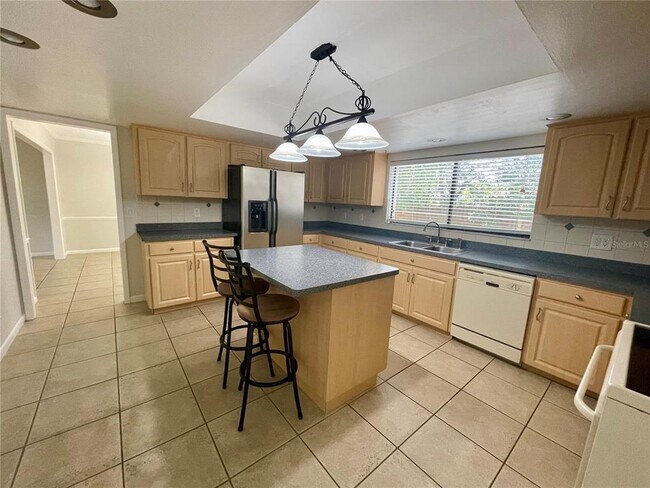 Building Photo - 14904 Lake Forest Dr
