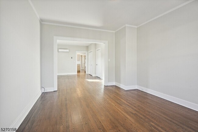 Foto del edificio - 175 Maplewood Ave