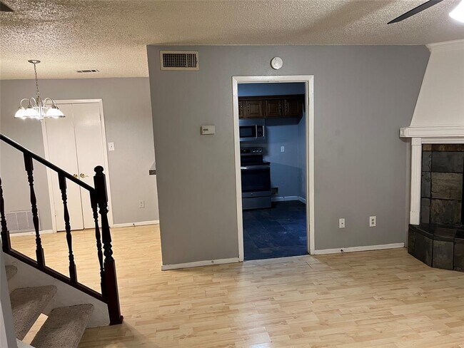 Building Photo - 4258 Madera Rd