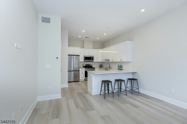 Foto del edificio - 803 Springfield Ave
