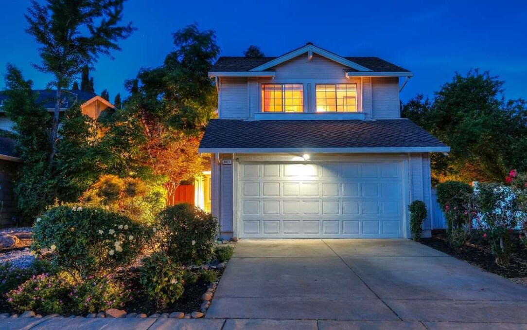 Primary Photo - 1821 Sinclair Dr