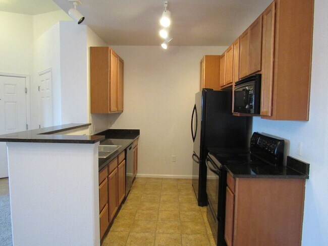 Foto del edificio - Beautiful 2 Bed, 2 bath condo
