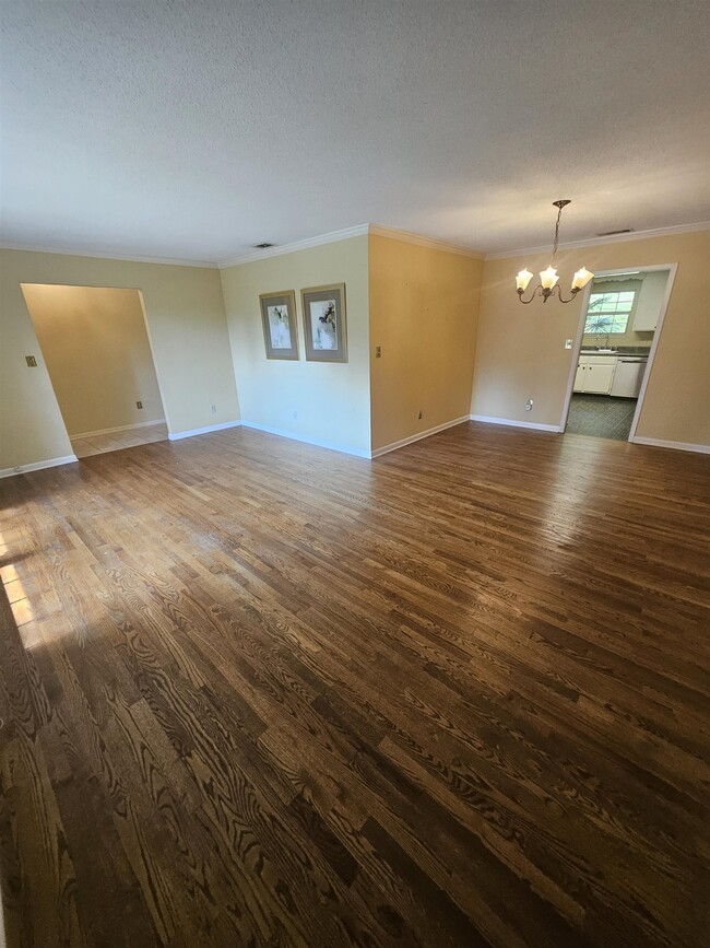 Building Photo - 1541 Woodgate Way