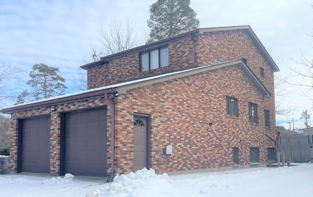 Primary Photo - 1109 Triphammer Rd