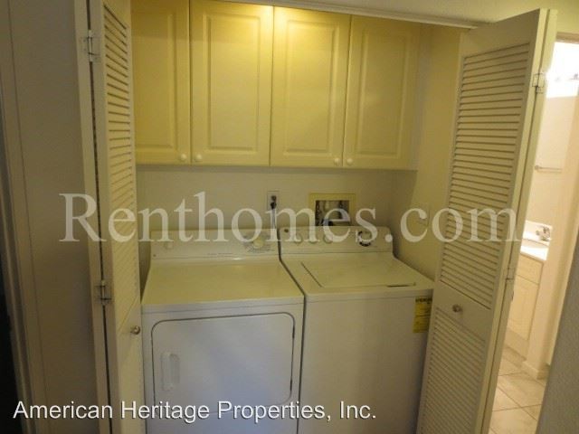 Building Photo - 10750 Sabre Hill Dr