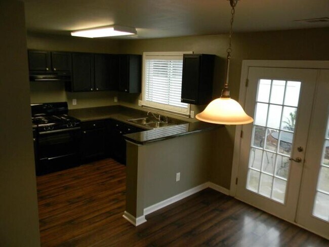 Building Photo - 320 Hiawassee Dr