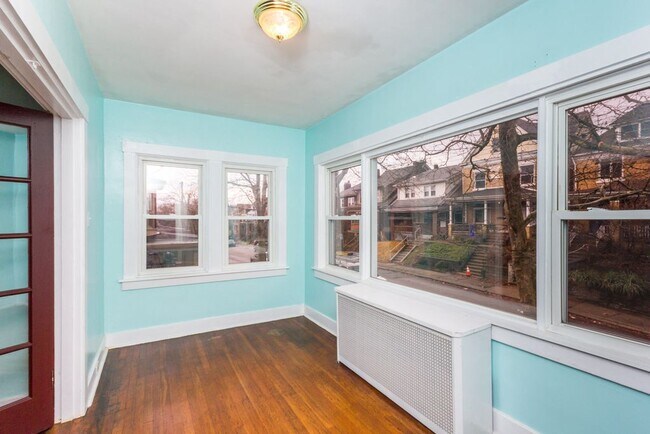 Foto del edificio - 4029 Windsor St