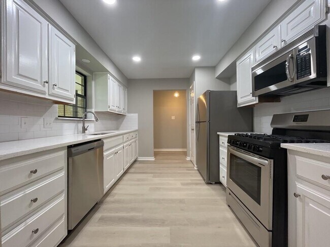 Foto del edificio - 601 Tyrone Dr