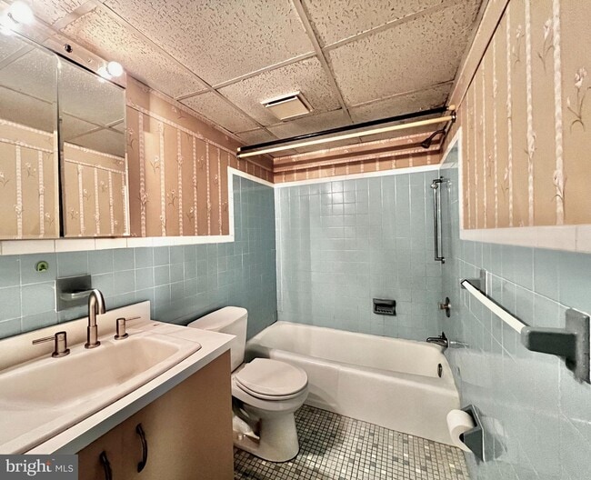 316 White Horse Pike Unit 209, Oaklyn, NJ 08107 Room for Rent in