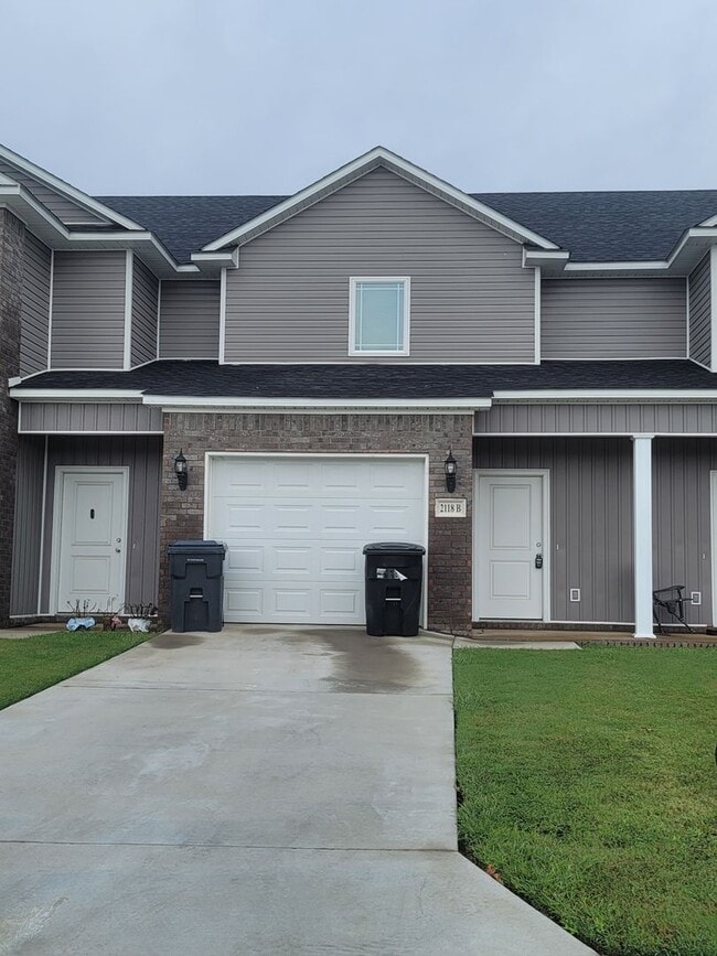 Building Photo - 2118 Ingalls Ln