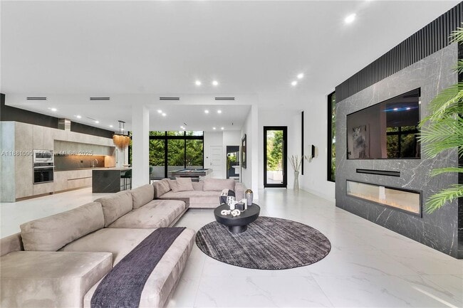 Foto del edificio - 4364 Alton Rd