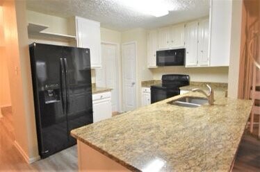 Foto del edificio - 14242 Royal Hill Dr