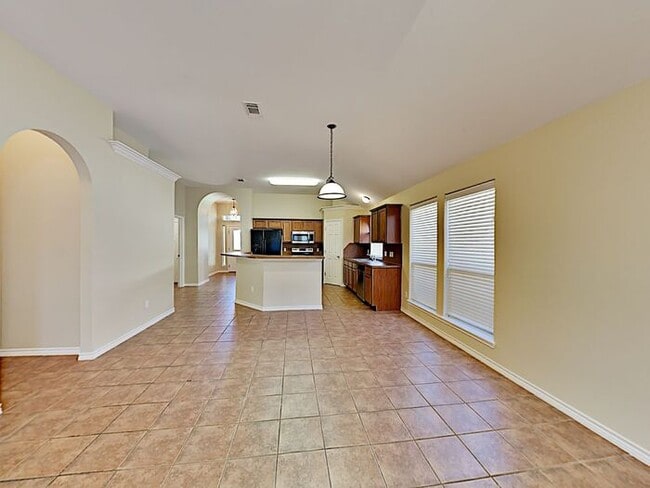 Building Photo - No Application Fee* $500 off first months ...