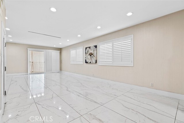 Foto del edificio - 557 E San Jose Ave