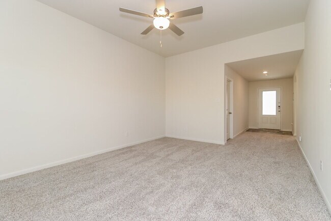 Foto del edificio - 1313 Woodwinds Dr
