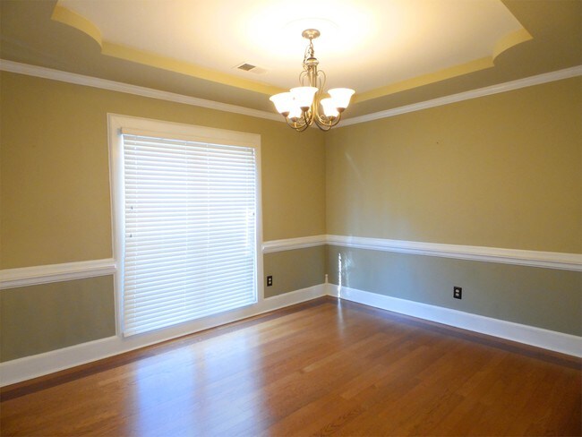 Foto del edificio - 352 Songbird Rd