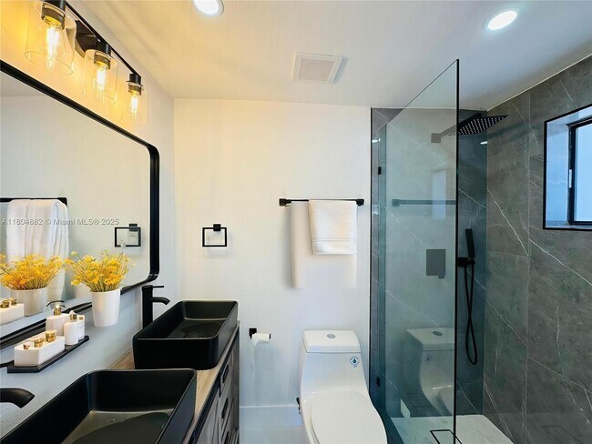 Foto del edificio - 1440 N 71st Ave