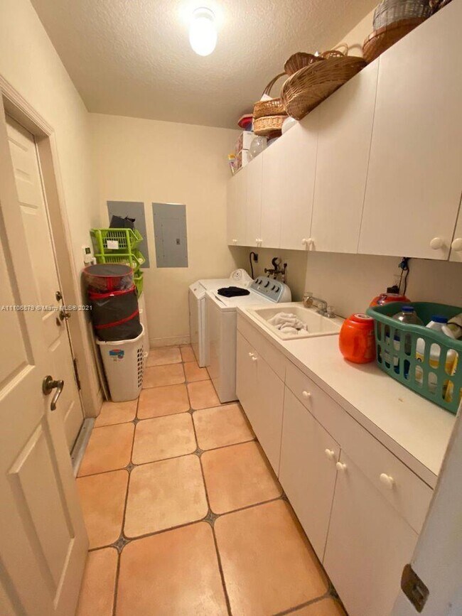 Building Photo - 8082 SW 173rd Terrace