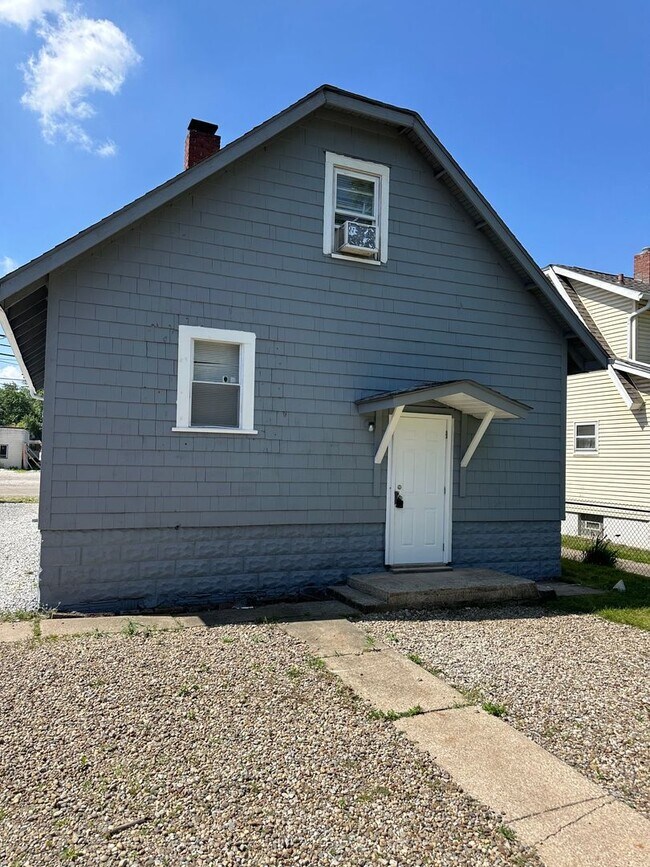 Foto del edificio - 2 bedroom & 1 bathroom House in Kenmore