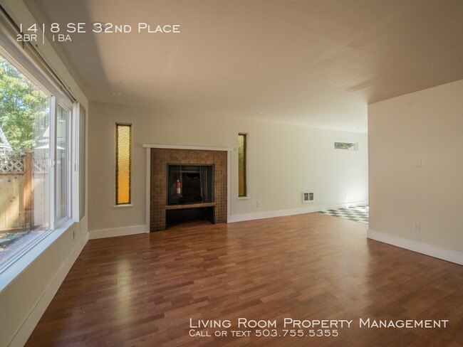 Building Photo - Two Bedroom Duplex in the heart of Hawthorne!