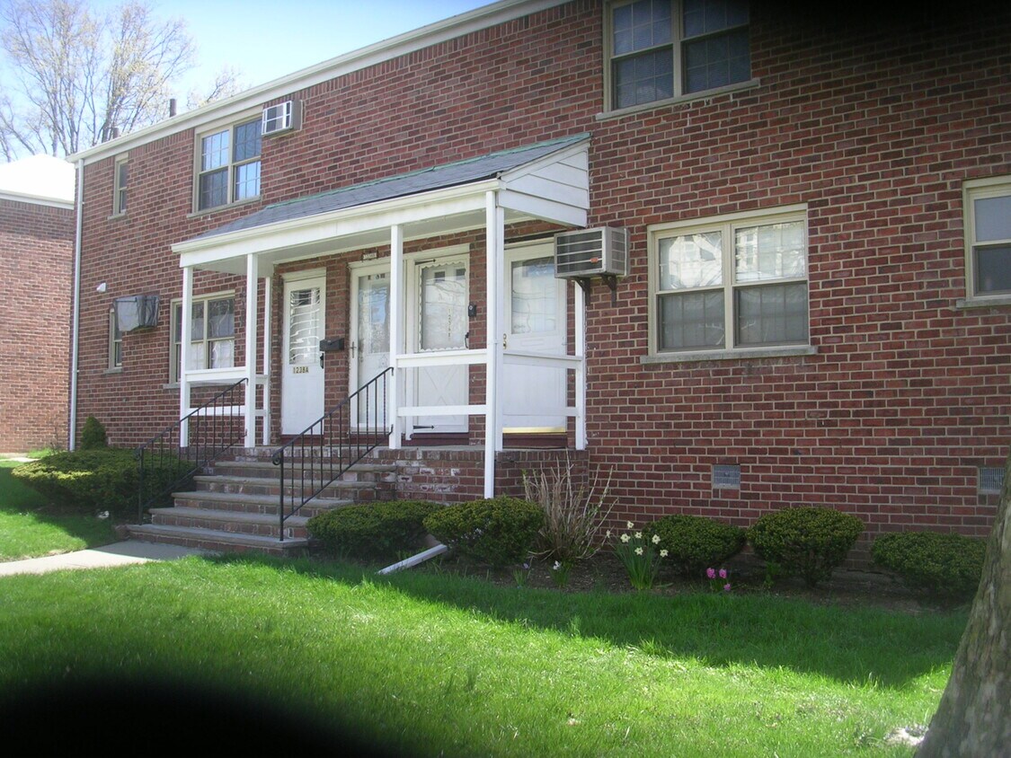 Primary Photo - 1241 Anderson Ave