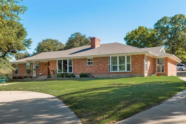Building Photo - 1107 Shady Oaks Cir