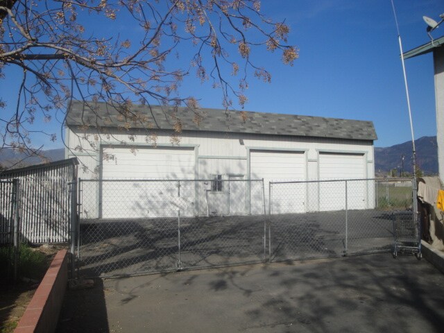 Foto del edificio - 26148 Cypress St