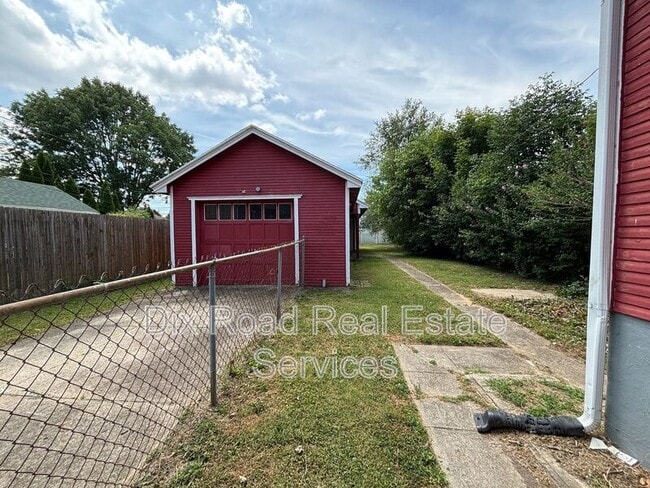 Photo - 24 Lutz Ave House