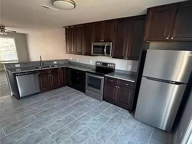Foto del edificio - Franklin Avenue, Duplex
